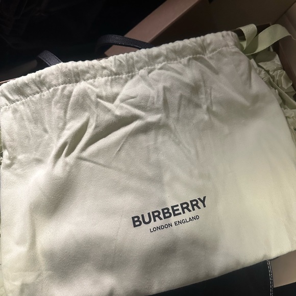 Burberry Cross body purse - Picture 10 of 15